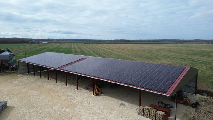 Agricultural building in Blet